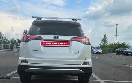 Toyota RAV4, 2016 год, 1 990 000 рублей, 5 фотография