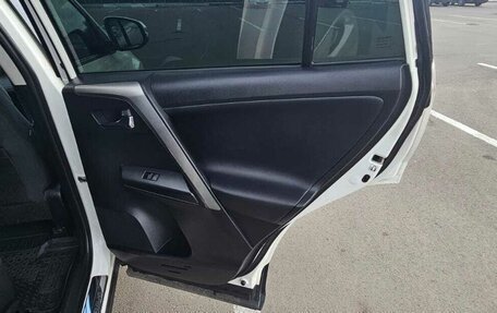 Toyota RAV4, 2016 год, 1 990 000 рублей, 16 фотография