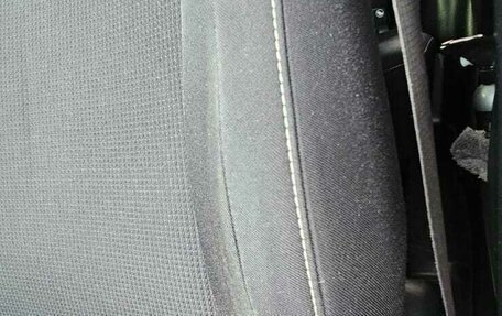Toyota RAV4, 2016 год, 1 990 000 рублей, 28 фотография