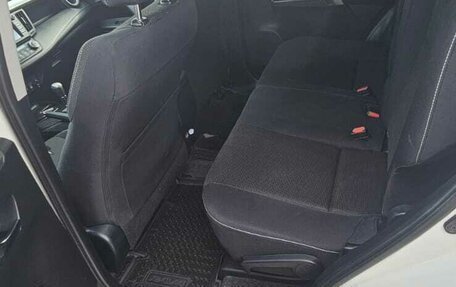 Toyota RAV4, 2016 год, 1 990 000 рублей, 18 фотография