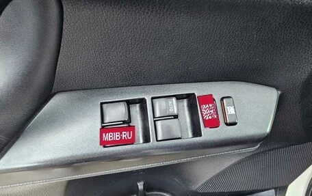 Toyota RAV4, 2016 год, 1 990 000 рублей, 26 фотография