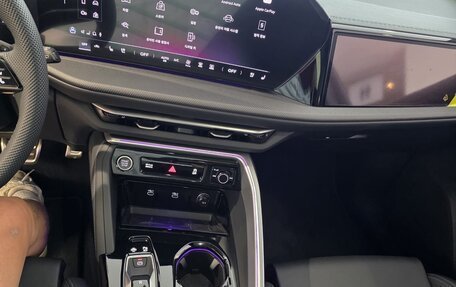 Audi Q5, 2025 год, 9 200 000 рублей, 15 фотография