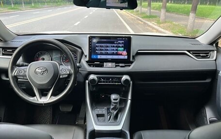 Toyota RAV4, 2020 год, 1 920 277 рублей, 7 фотография