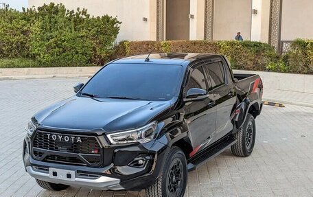 Toyota Hilux VIII, 2021 год, 3 850 000 рублей, 2 фотография