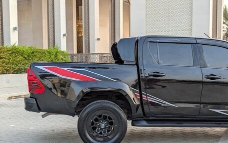 Toyota Hilux VIII, 2021 год, 3 850 000 рублей, 9 фотография