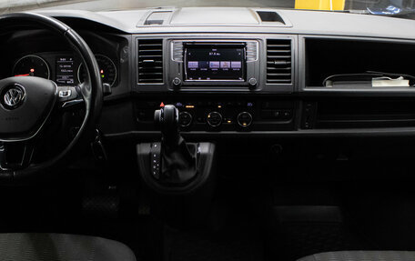 Volkswagen Caravelle T6 рестайлинг, 2018 год, 3 599 000 рублей, 10 фотография
