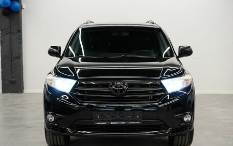 Toyota Highlander III, 2013 год, 1 495 000 рублей, 2 фотография