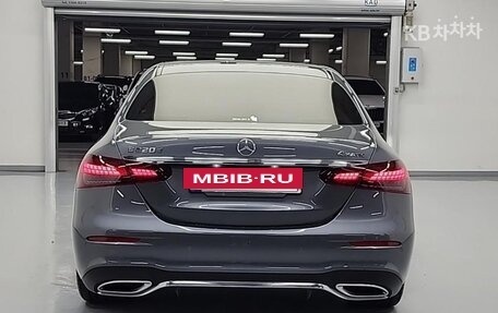 Mercedes-Benz E-Класс, 2022 год, 5 123 023 рублей, 3 фотография