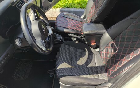 KIA Rio IV, 2018 год, 950 000 рублей, 7 фотография