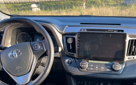Toyota RAV4, 2017 год, 2 085 000 рублей, 23 фотография