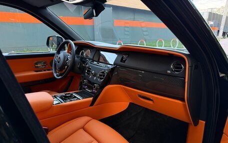 Rolls-Royce Cullinan, 2022 год, 37 999 000 рублей, 14 фотография