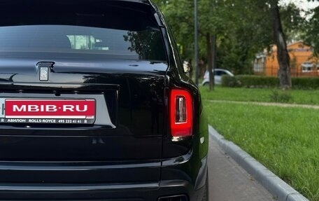 Rolls-Royce Cullinan, 2022 год, 37 999 000 рублей, 8 фотография