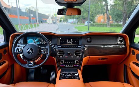 Rolls-Royce Cullinan, 2022 год, 37 999 000 рублей, 17 фотография