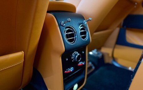 Rolls-Royce Cullinan, 2022 год, 37 999 000 рублей, 25 фотография