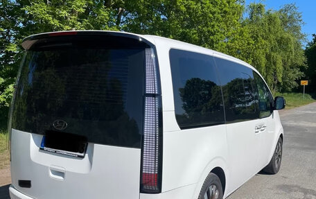 Hyundai Staria, 2024 год, 4 970 000 рублей, 3 фотография