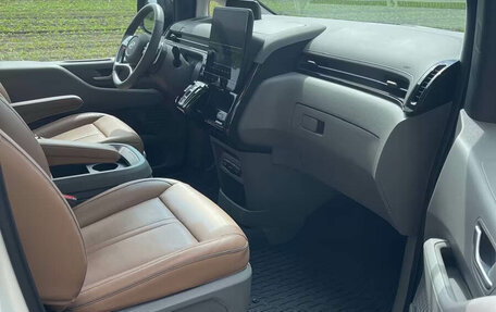 Hyundai Staria, 2024 год, 4 970 000 рублей, 14 фотография
