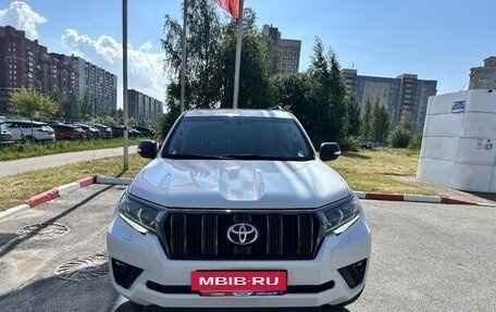 Toyota Land Cruiser Prado 150 рестайлинг 2, 2021 год, 6 174 000 рублей, 2 фотография