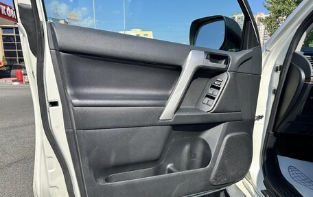 Toyota Land Cruiser Prado 150 рестайлинг 2, 2021 год, 6 174 000 рублей, 9 фотография