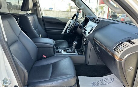 Toyota Land Cruiser Prado 150 рестайлинг 2, 2021 год, 6 174 000 рублей, 16 фотография
