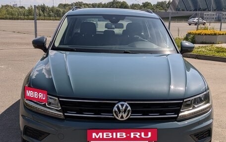 Volkswagen Tiguan II, 2020 год, 3 050 000 рублей, 2 фотография