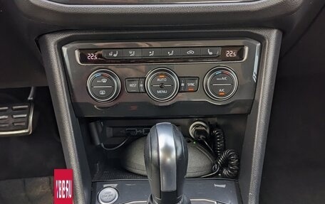 Volkswagen Tiguan II, 2020 год, 3 050 000 рублей, 12 фотография