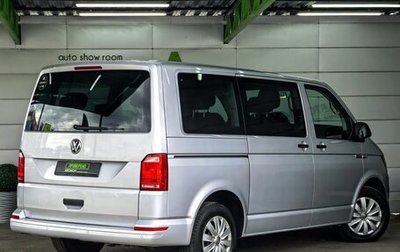 Volkswagen Multivan T6 рестайлинг, 2019 год, 3 689 000 рублей, 1 фотография