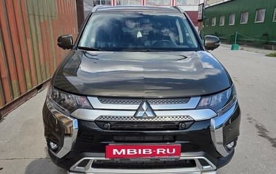 Mitsubishi Outlander III рестайлинг 3, 2018 год, 2 750 000 рублей, 1 фотография