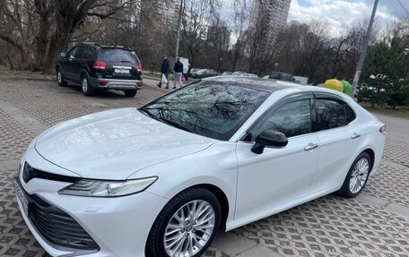 Toyota Camry, 2019 год, 3 100 000 рублей, 2 фотография