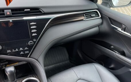 Toyota Camry, 2019 год, 3 100 000 рублей, 13 фотография