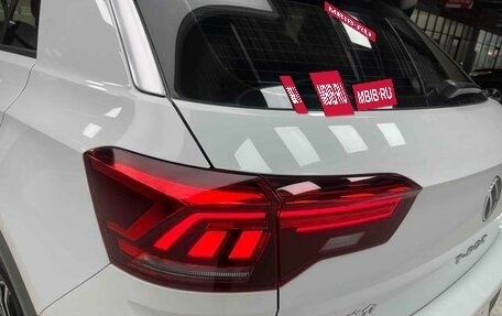 Volkswagen T-Roc I, 2021 год, 2 413 500 рублей, 22 фотография