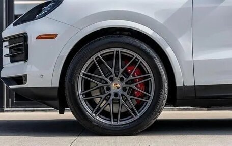 Porsche Cayenne III, 2024 год, 17 670 000 рублей, 13 фотография