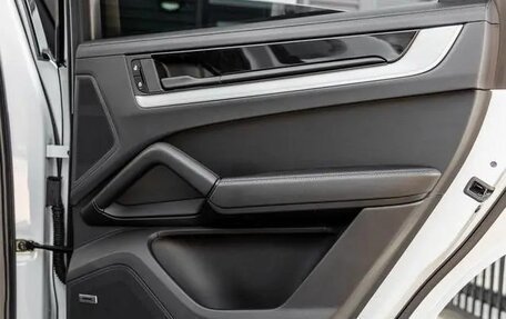 Porsche Cayenne III, 2024 год, 17 670 000 рублей, 33 фотография