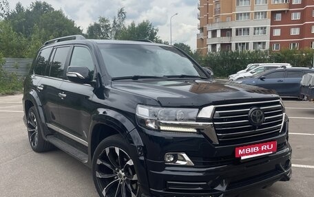 Toyota Land Cruiser 200, 2017 год, 7 600 000 рублей, 7 фотография