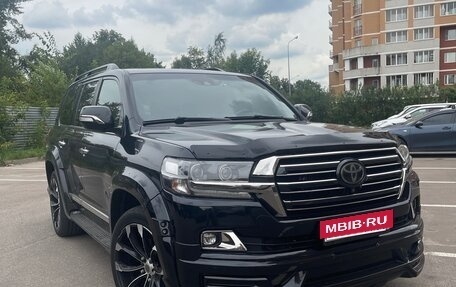 Toyota Land Cruiser 200, 2017 год, 7 600 000 рублей, 9 фотография