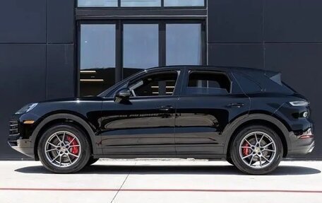 Porsche Cayenne III, 2024 год, 17 640 000 рублей, 2 фотография