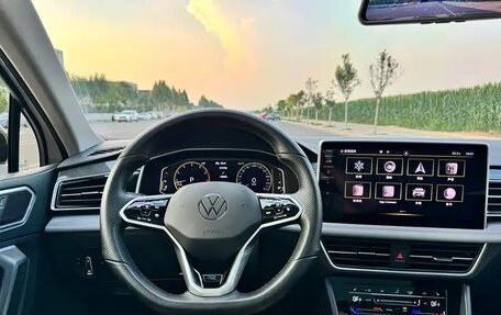 Volkswagen Tiguan II, 2022 год, 2 950 000 рублей, 11 фотография