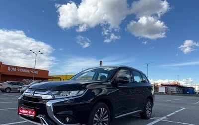 Mitsubishi Outlander III рестайлинг 3, 2022 год, 3 050 000 рублей, 1 фотография