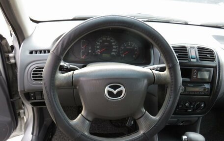 Mazda 323, 2001 год, 297 000 рублей, 15 фотография