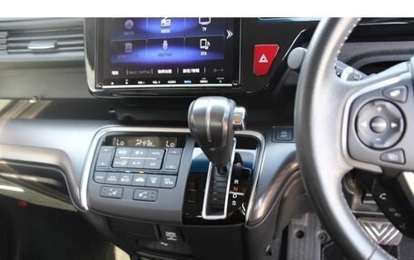 Honda Stepwgn IV, 2018 год, 1 580 000 рублей, 9 фотография