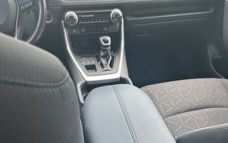 Toyota RAV4, 2020 год, 3 000 000 рублей, 7 фотография