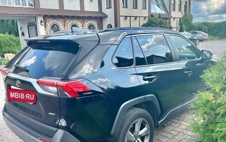 Toyota RAV4, 2020 год, 3 000 000 рублей, 4 фотография