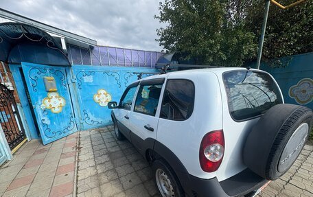 Chevrolet Niva I рестайлинг, 2017 год, 870 000 рублей, 9 фотография