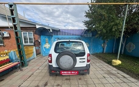 Chevrolet Niva I рестайлинг, 2017 год, 870 000 рублей, 10 фотография