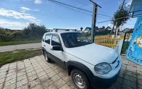 Chevrolet Niva I рестайлинг, 2017 год, 870 000 рублей, 15 фотография