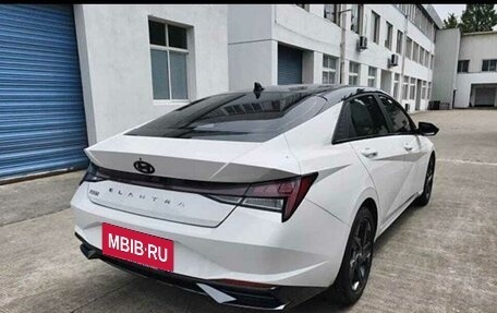 Hyundai Elantra, 2022 год, 1 500 000 рублей, 2 фотография