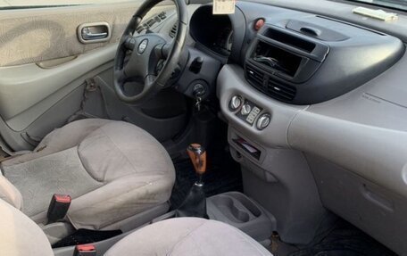Nissan Almera Tino i, 2001 год, 155 000 рублей, 5 фотография