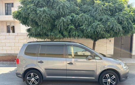 Volkswagen Touran III, 2012 год, 1 300 000 рублей, 4 фотография
