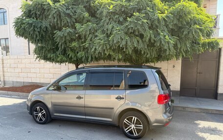 Volkswagen Touran III, 2012 год, 1 300 000 рублей, 17 фотография