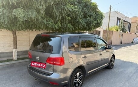 Volkswagen Touran III, 2012 год, 1 300 000 рублей, 5 фотография
