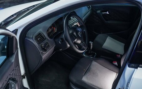 Volkswagen Polo VI (EU Market), 2011 год, 480 000 рублей, 11 фотография